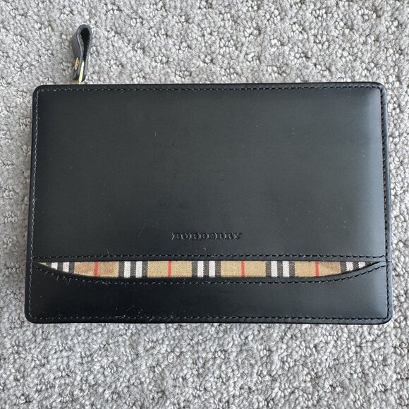 Burberry Black Leather Zip Pouch with Nova Check Interior – Small 6x4 - Picture 1 of 3